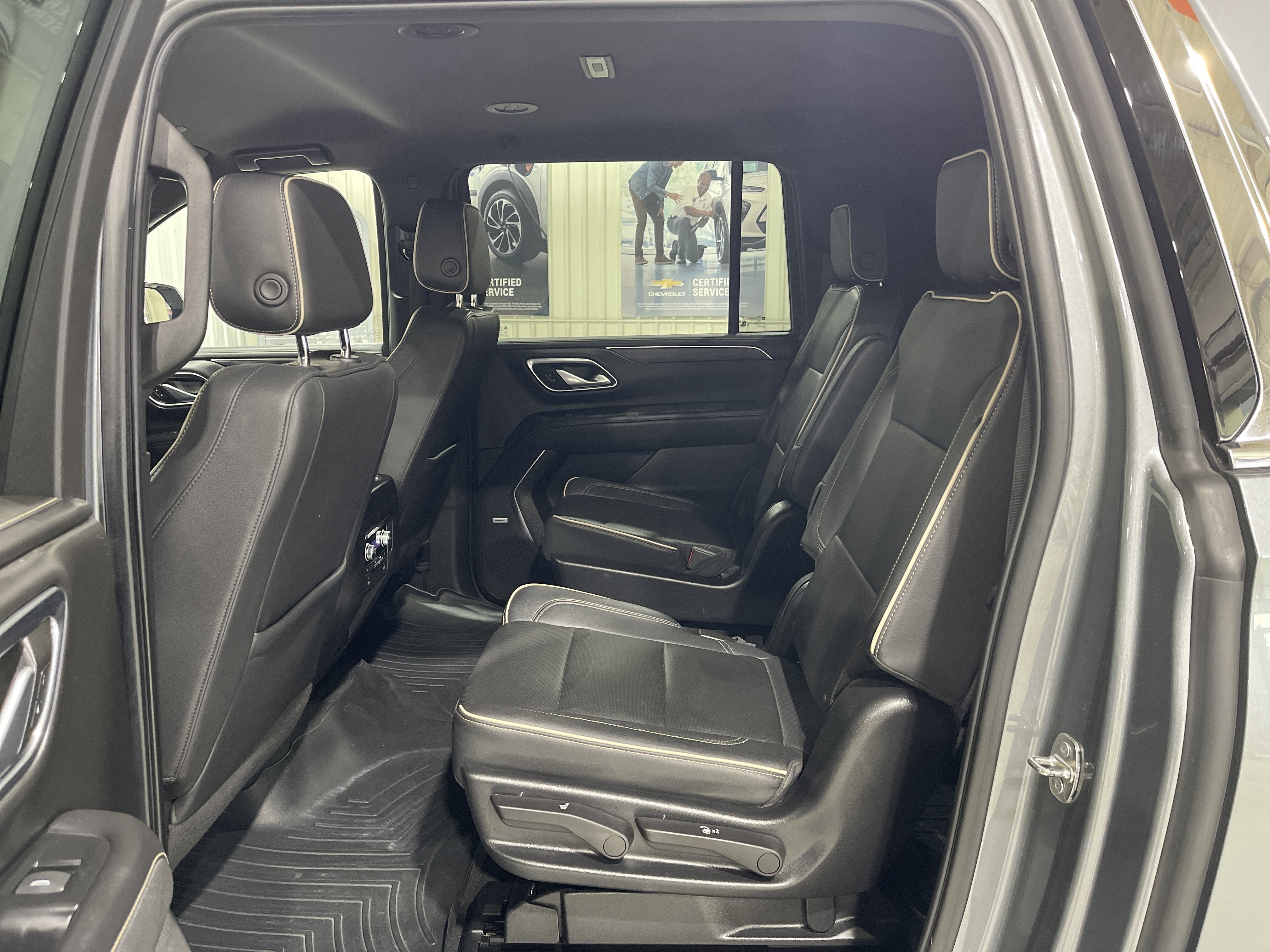 2022 GMC Yukon XL SLT