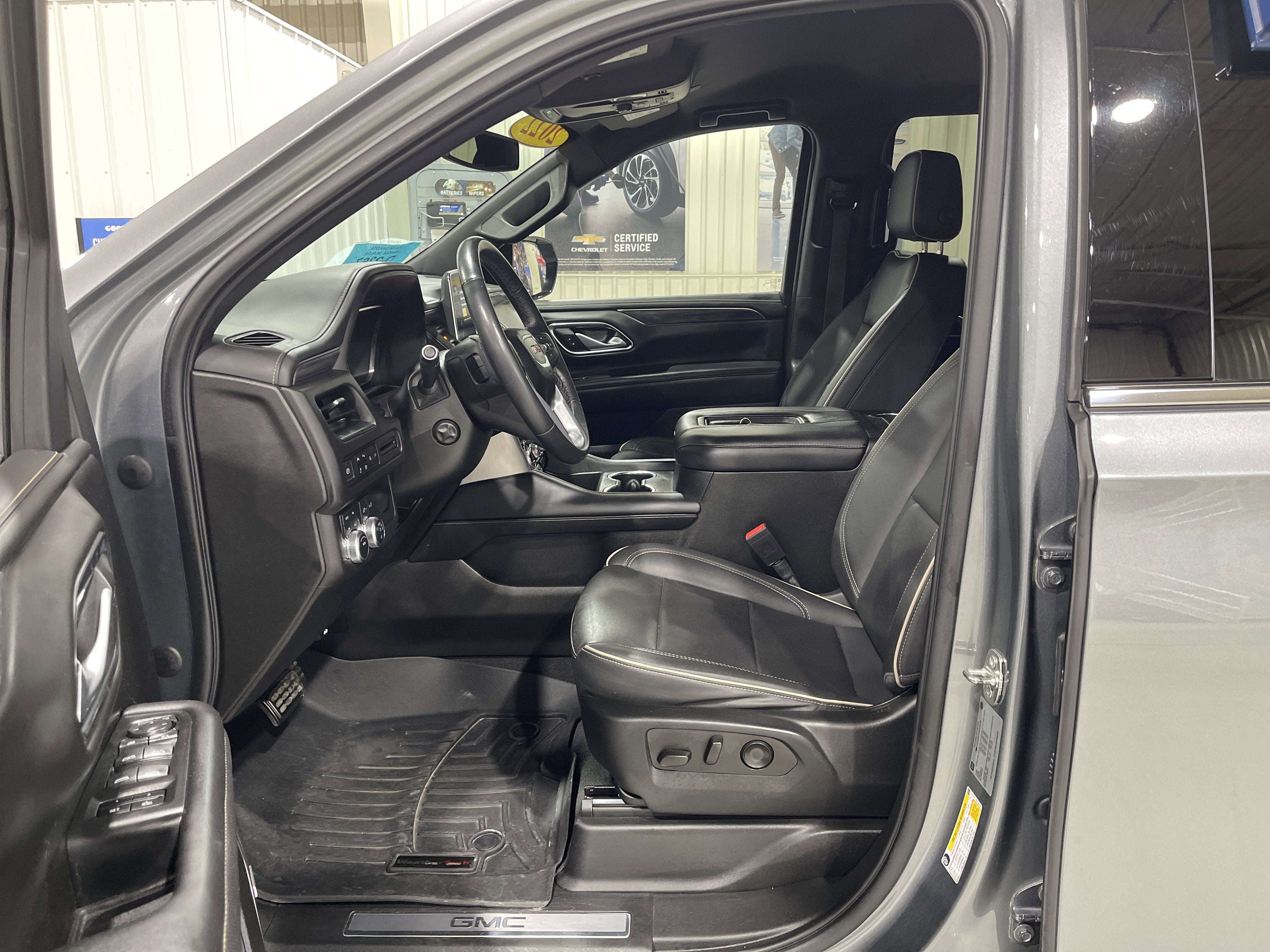 2022 GMC Yukon XL SLT