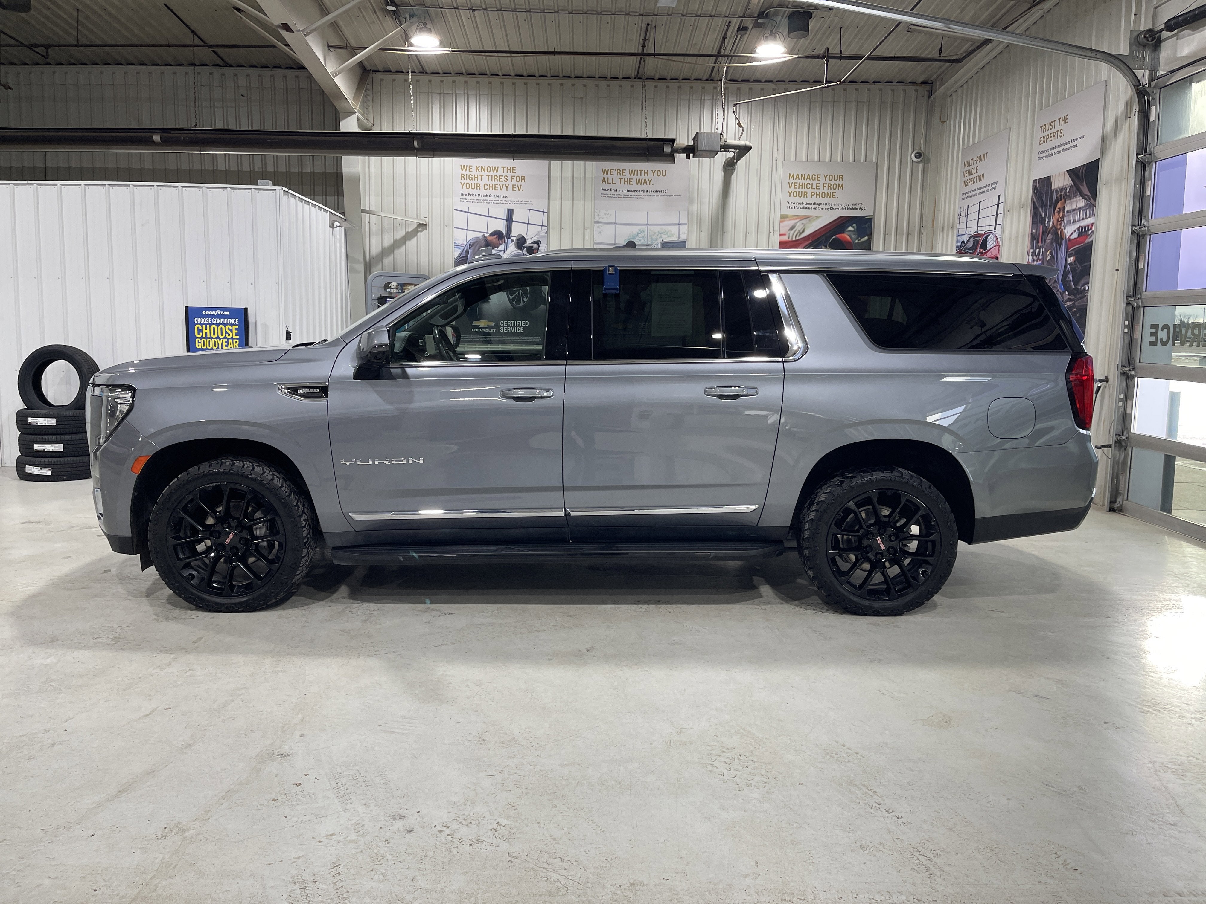2022 GMC Yukon XL SLT