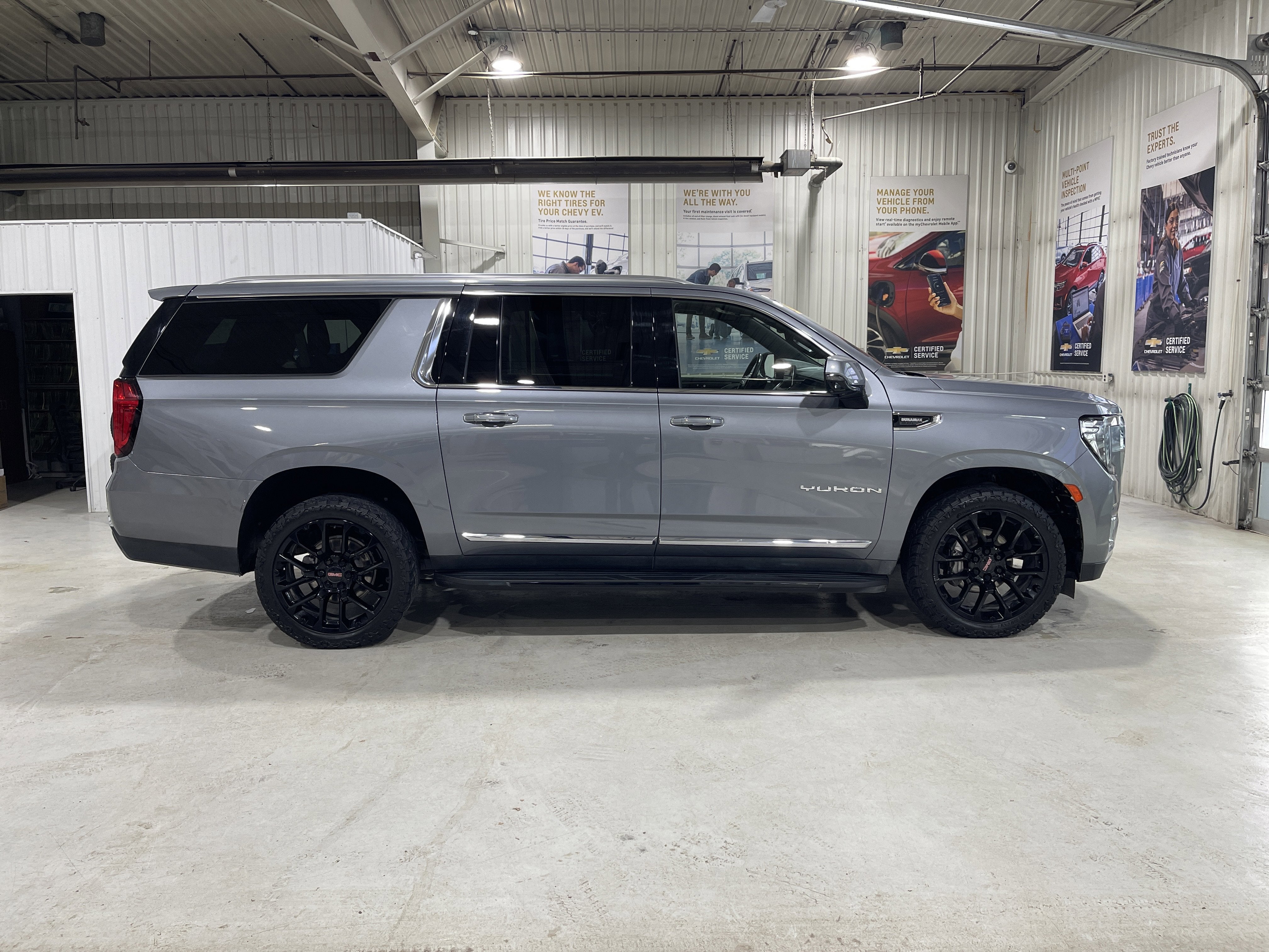 2022 GMC Yukon XL SLT
