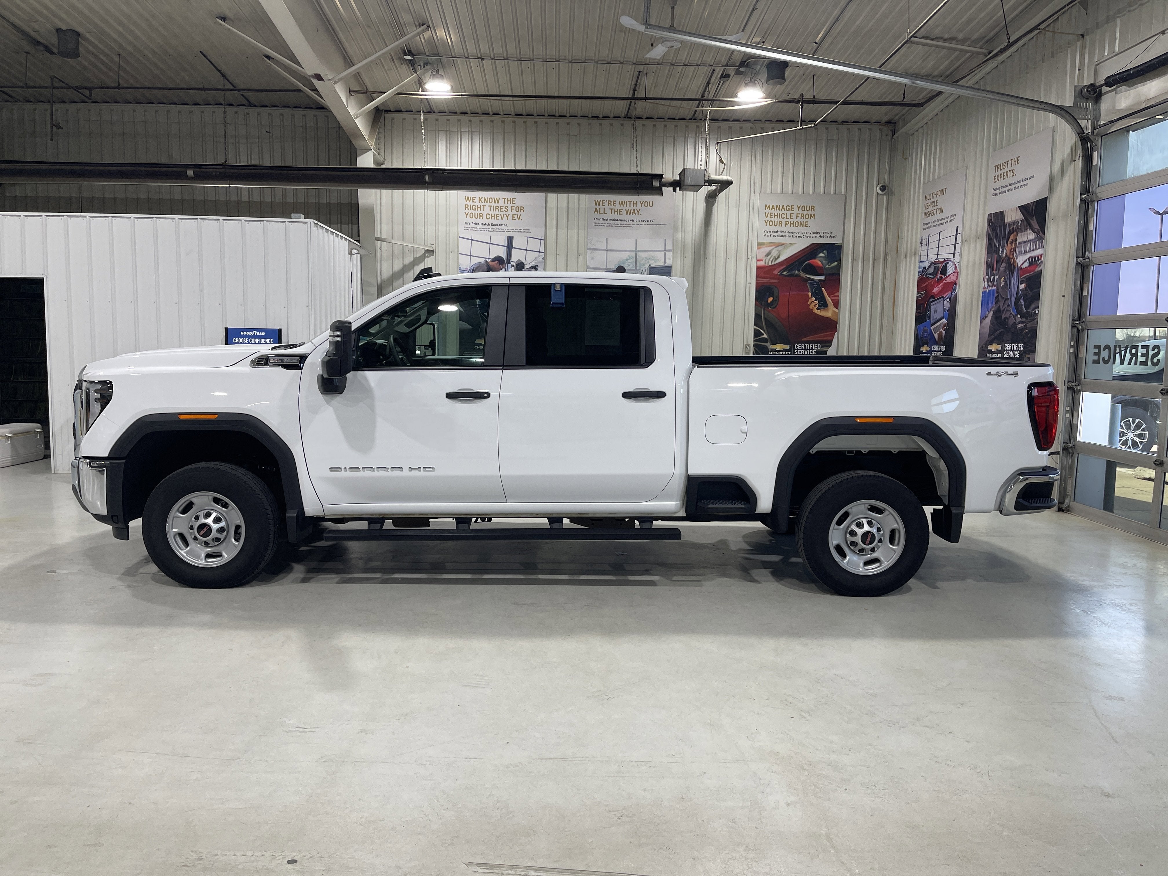 2025 GMC Sierra 2500 HD Pro