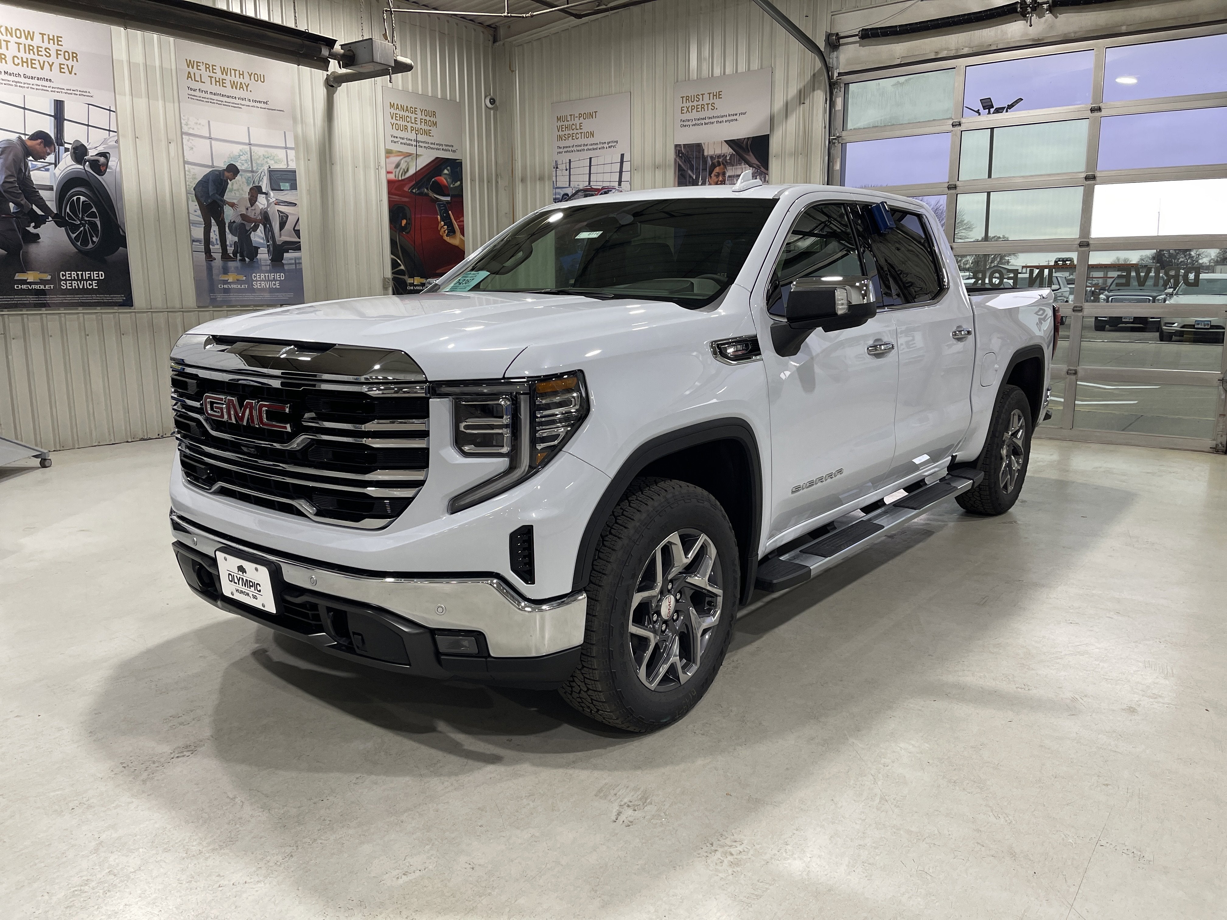 2026 GMC Sierra 1500 SLT