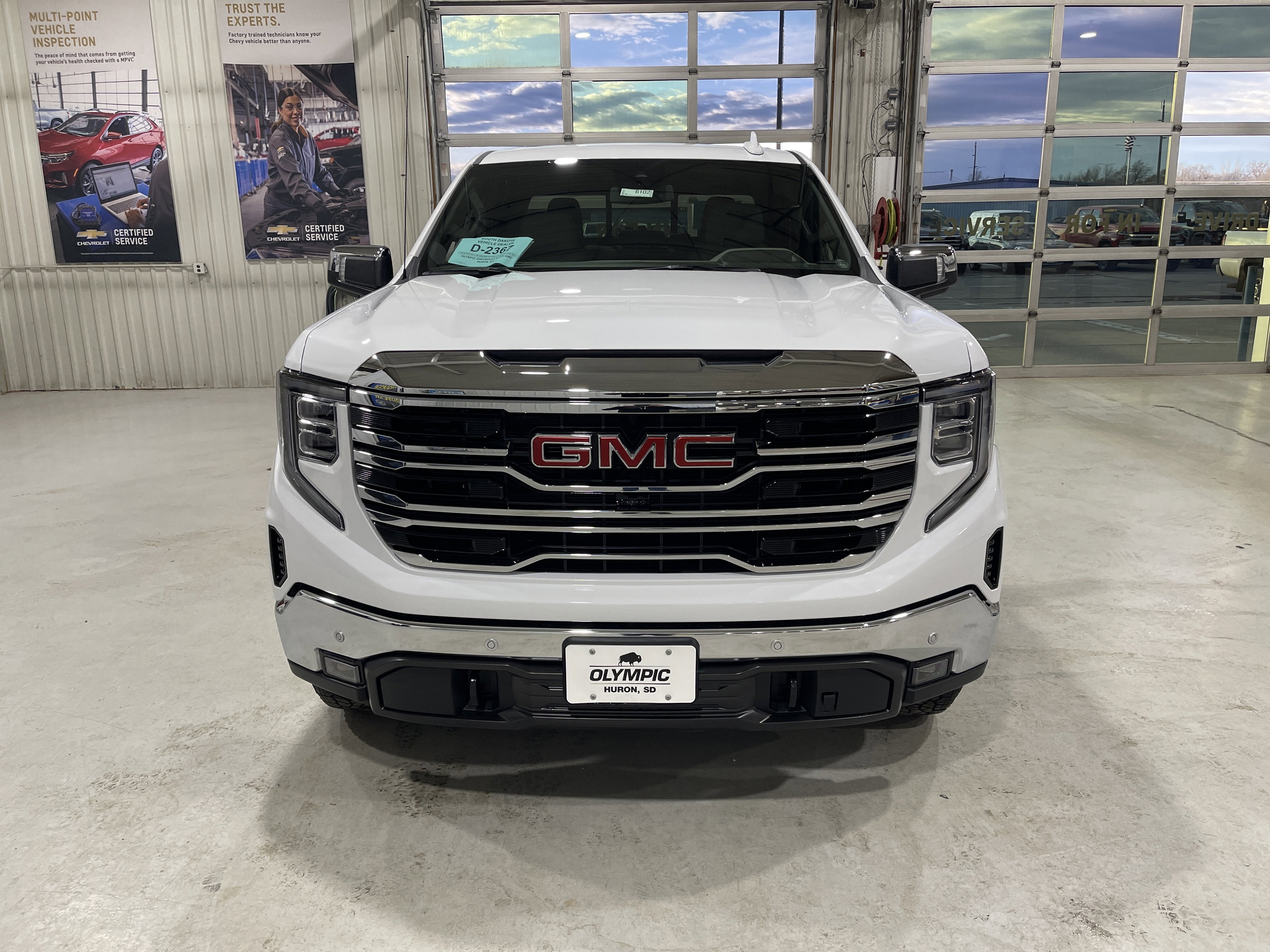 2026 GMC Sierra 1500 SLT