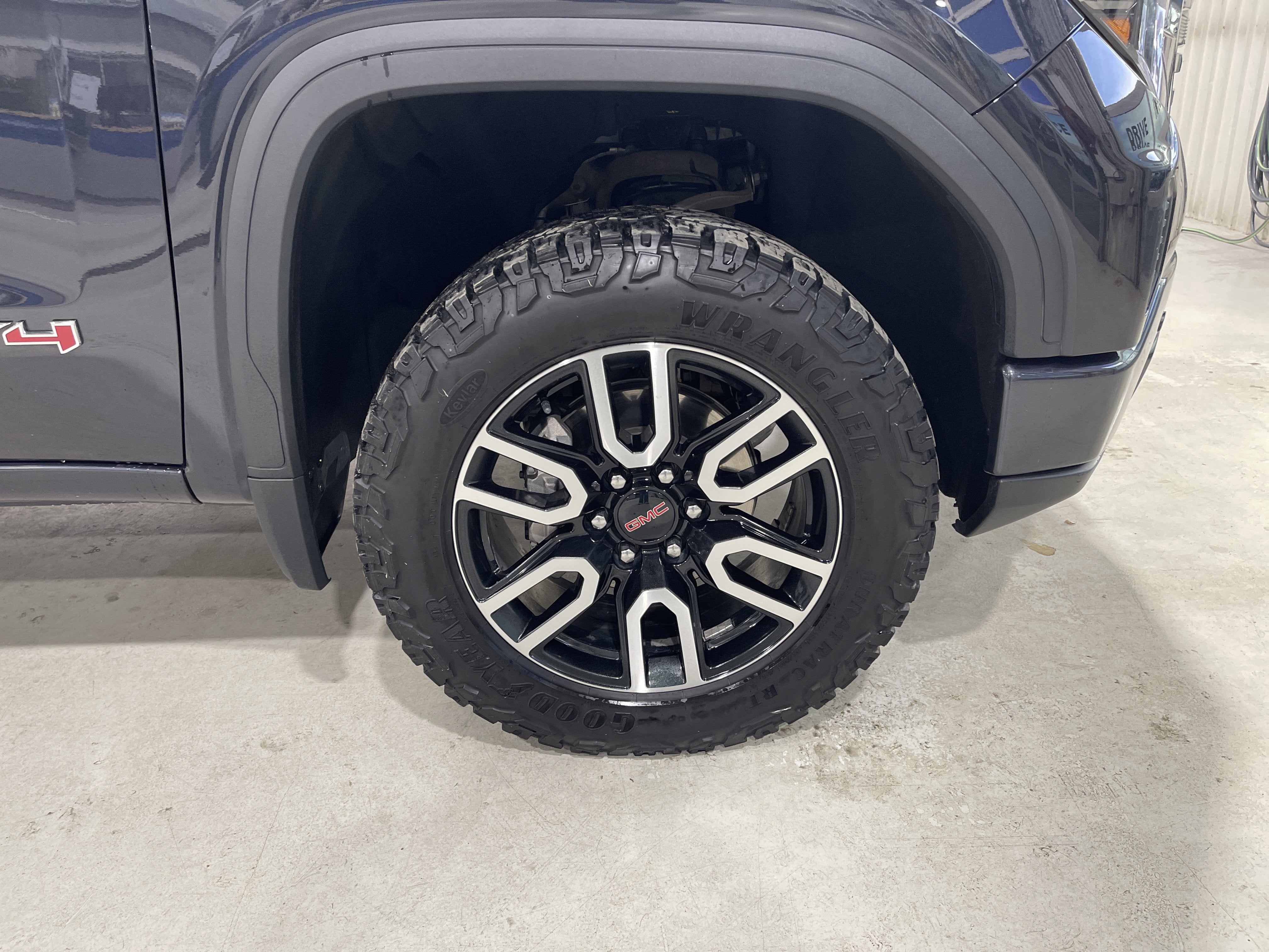 2023 GMC Sierra 1500 AT4