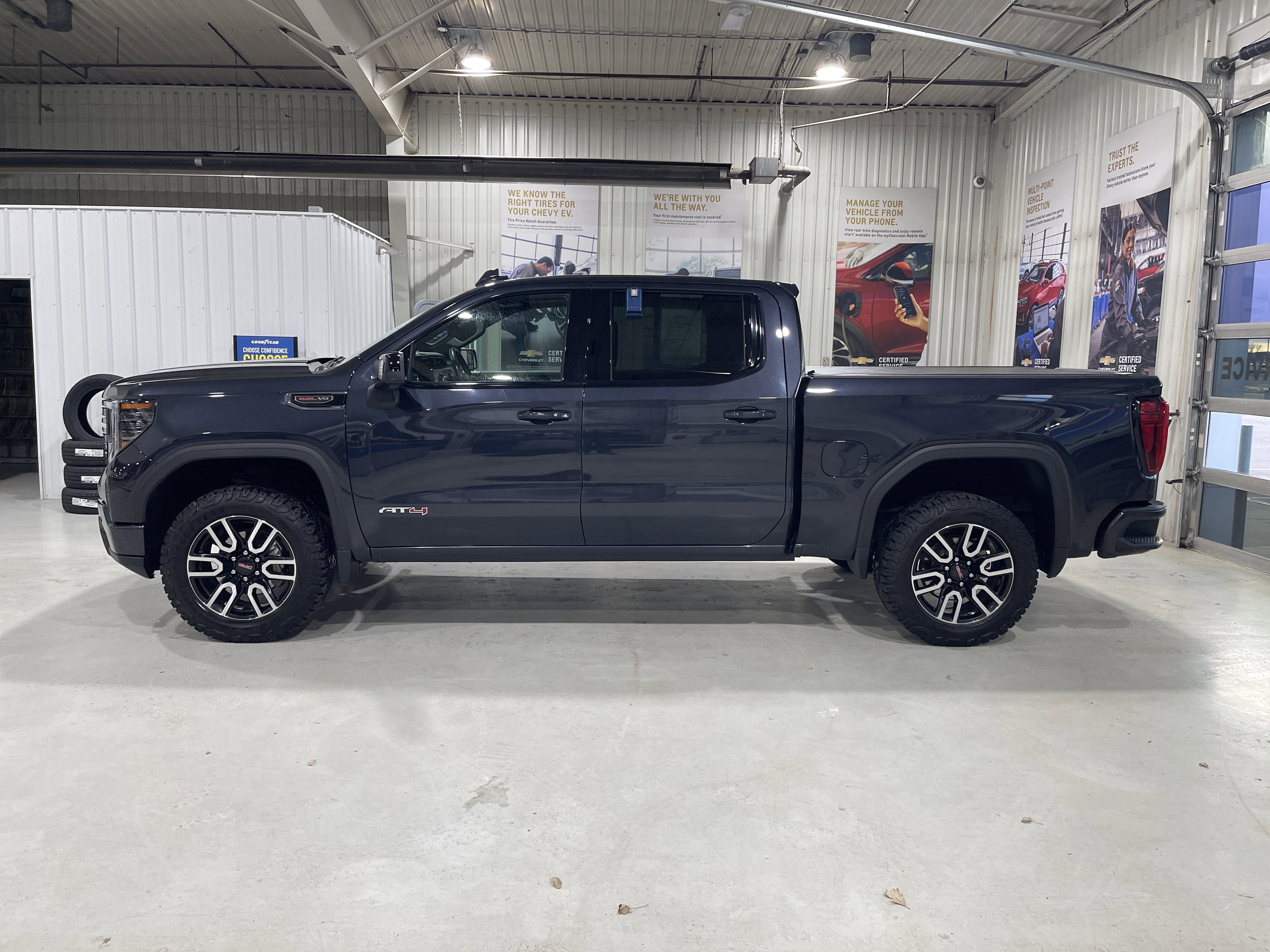 2023 GMC Sierra 1500 AT4