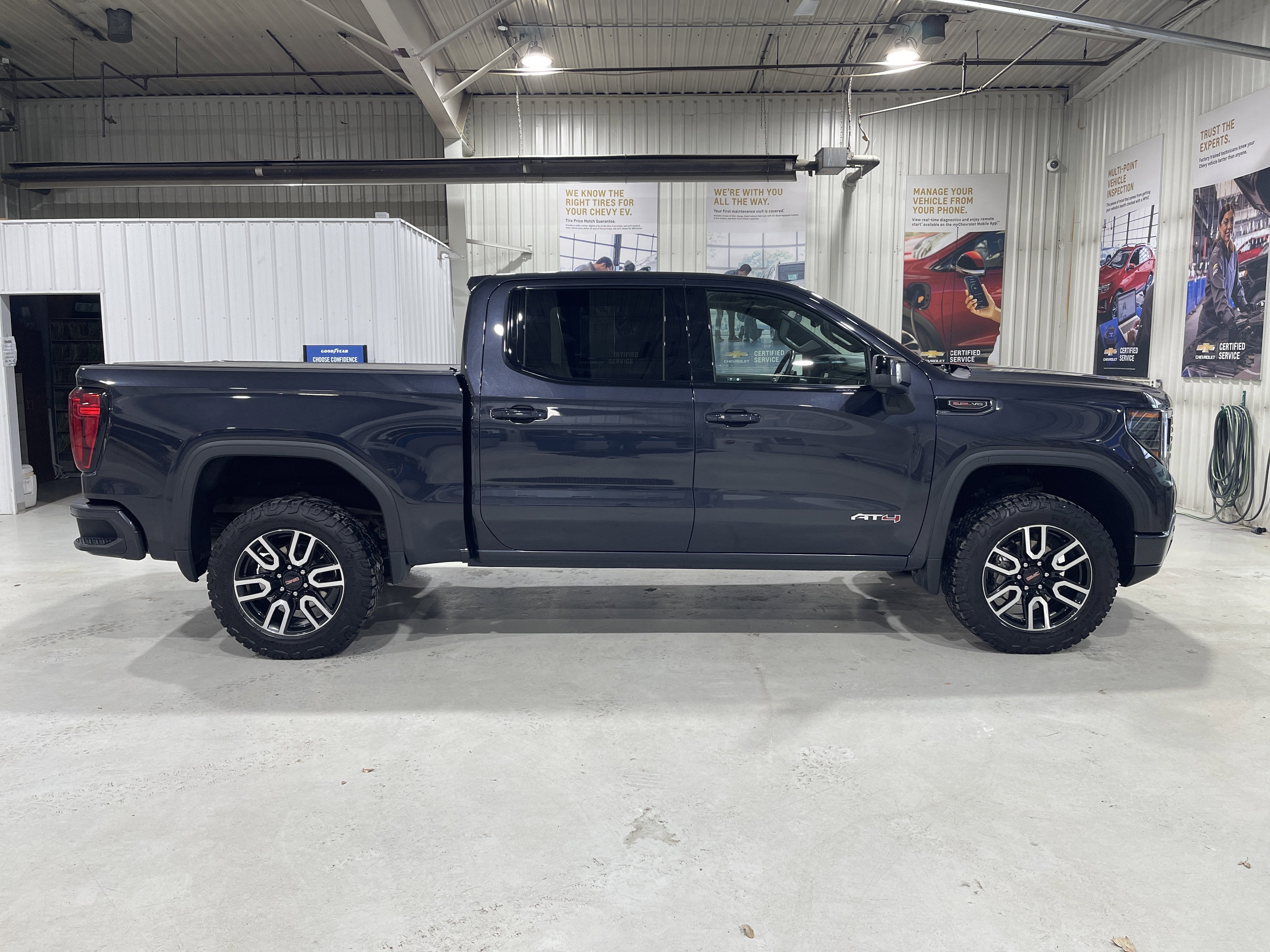 2023 GMC Sierra 1500 AT4