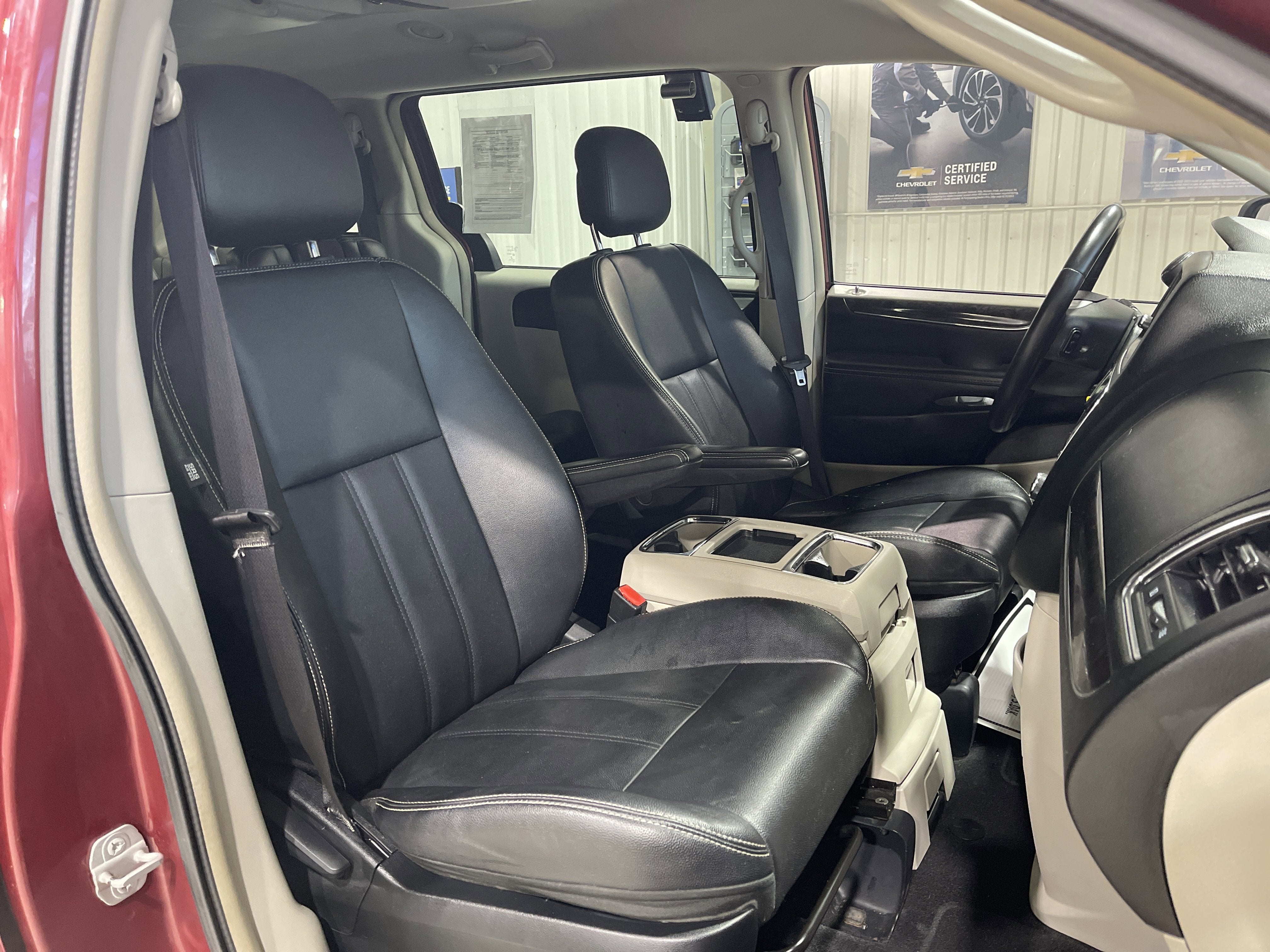 2014 Chrysler Town & Country Touring