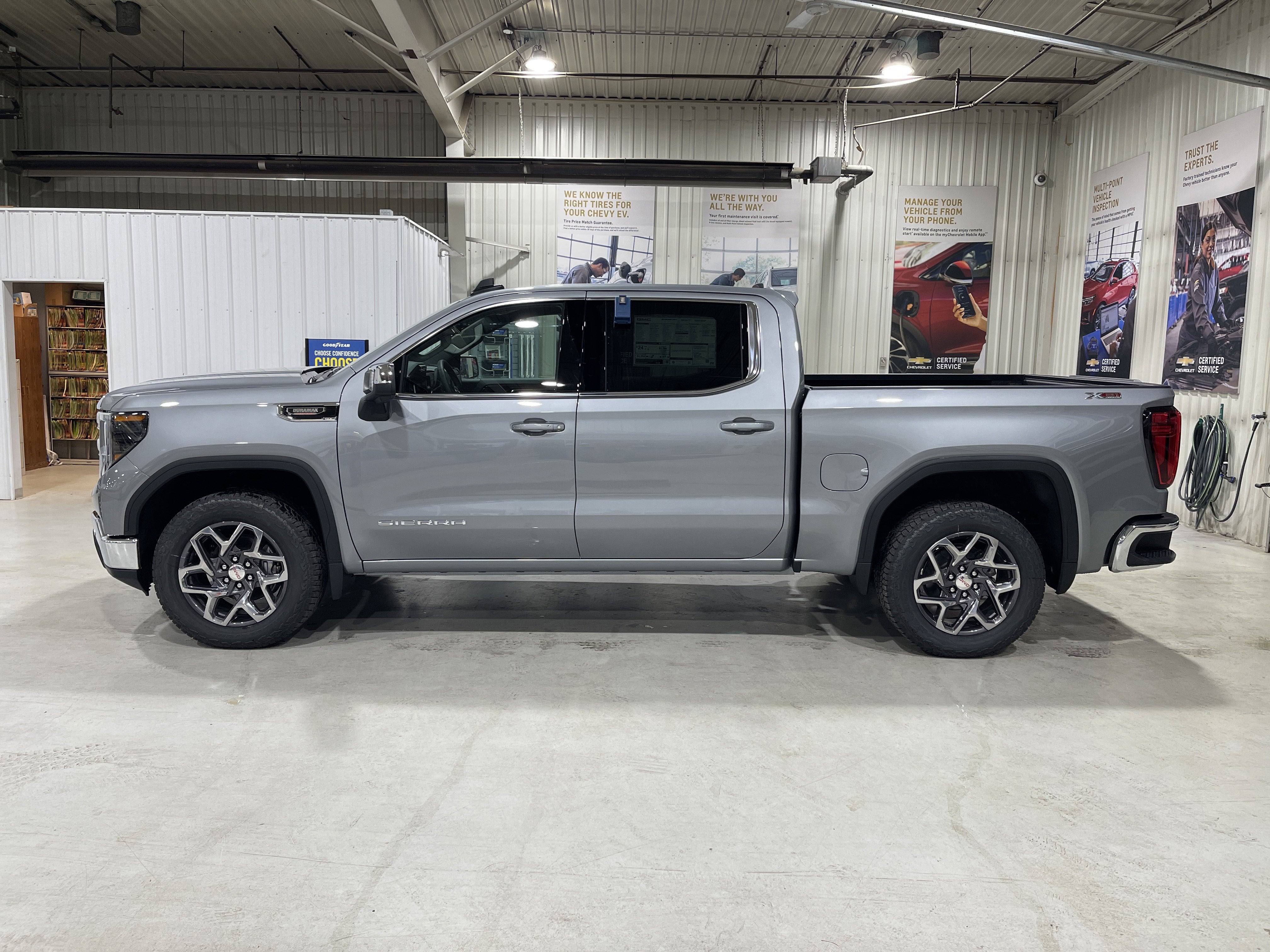 2026 GMC Sierra 1500 SLE