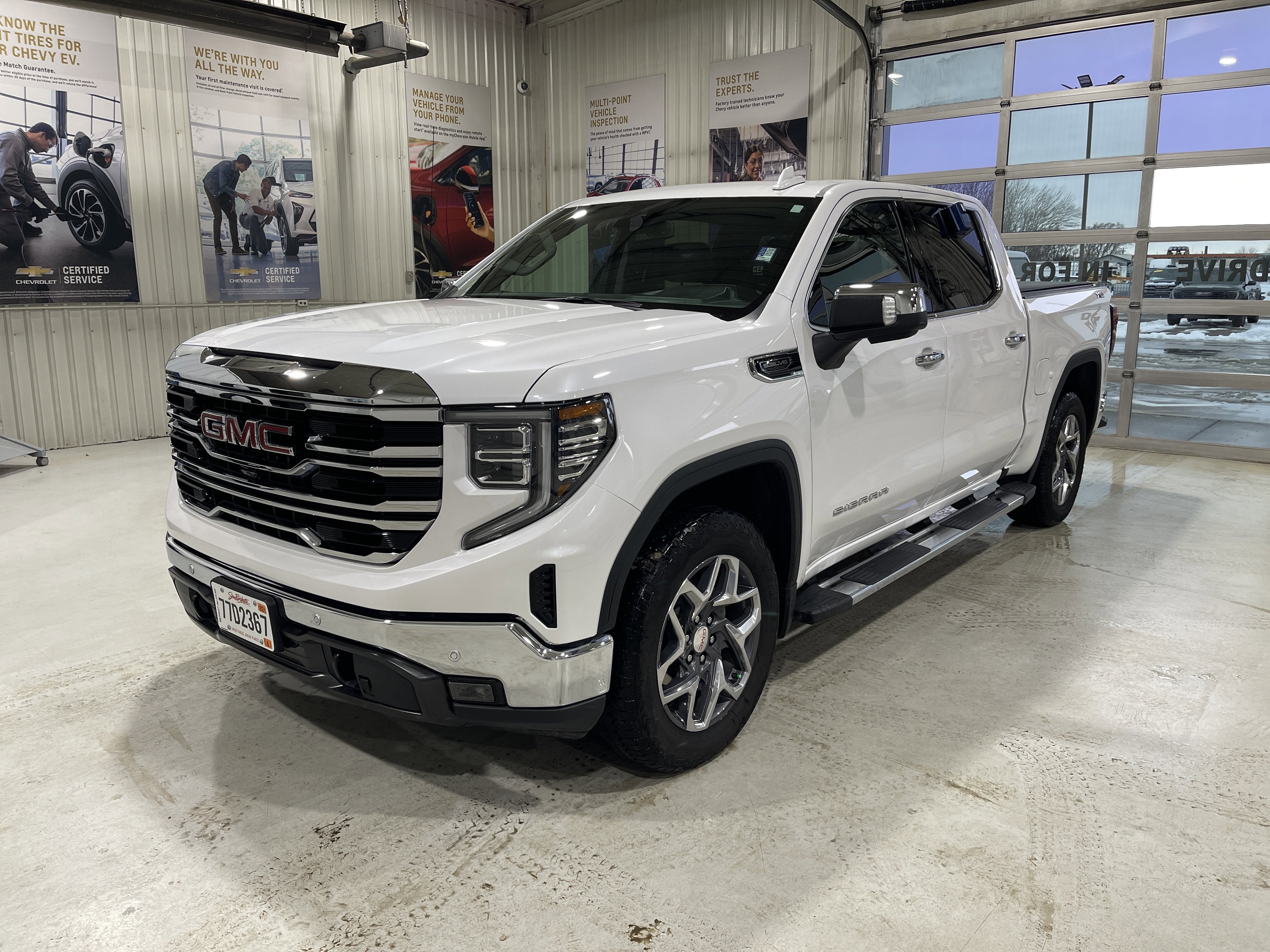 2025 GMC Sierra 1500 SLT