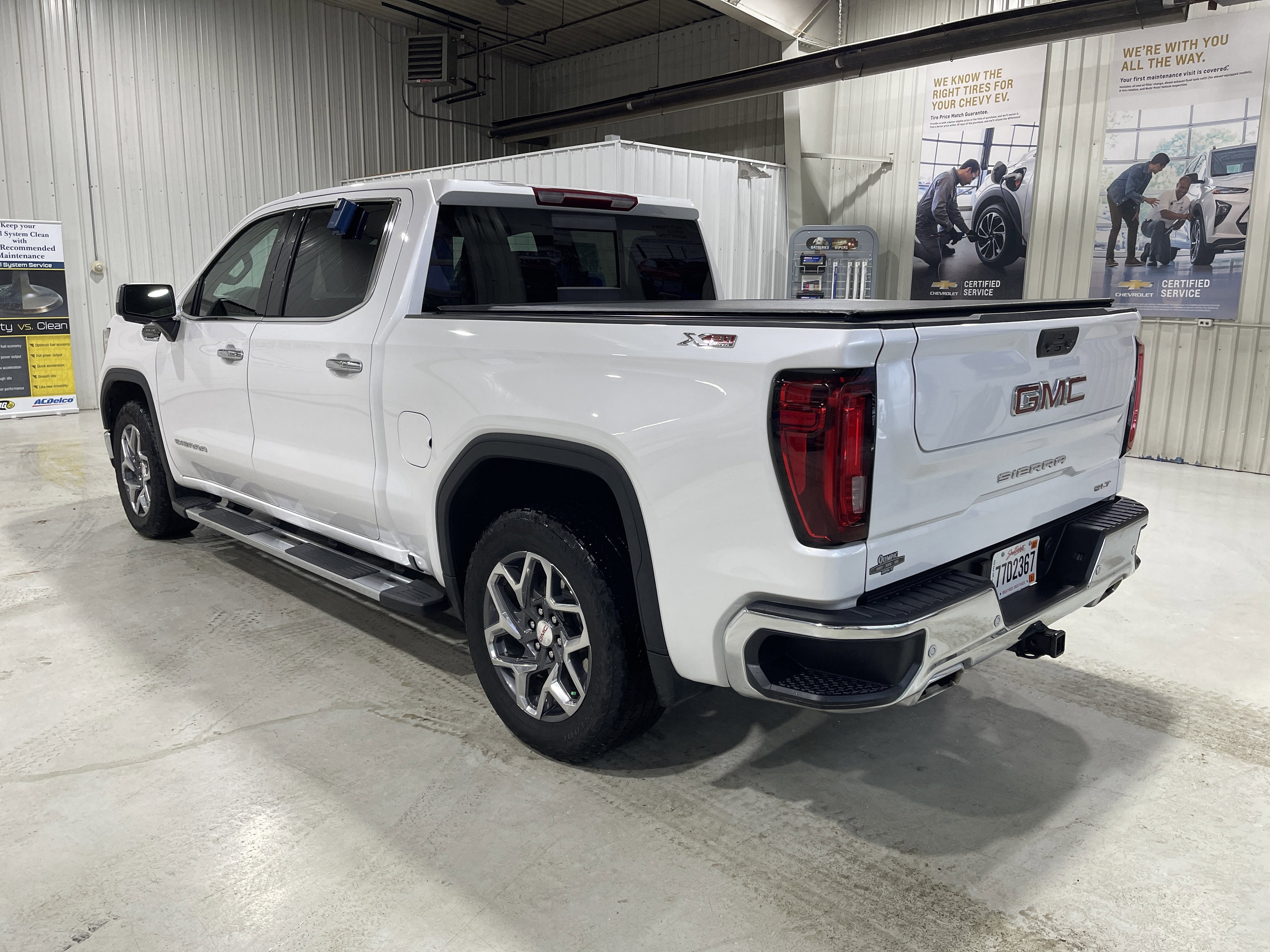 2025 GMC Sierra 1500 SLT