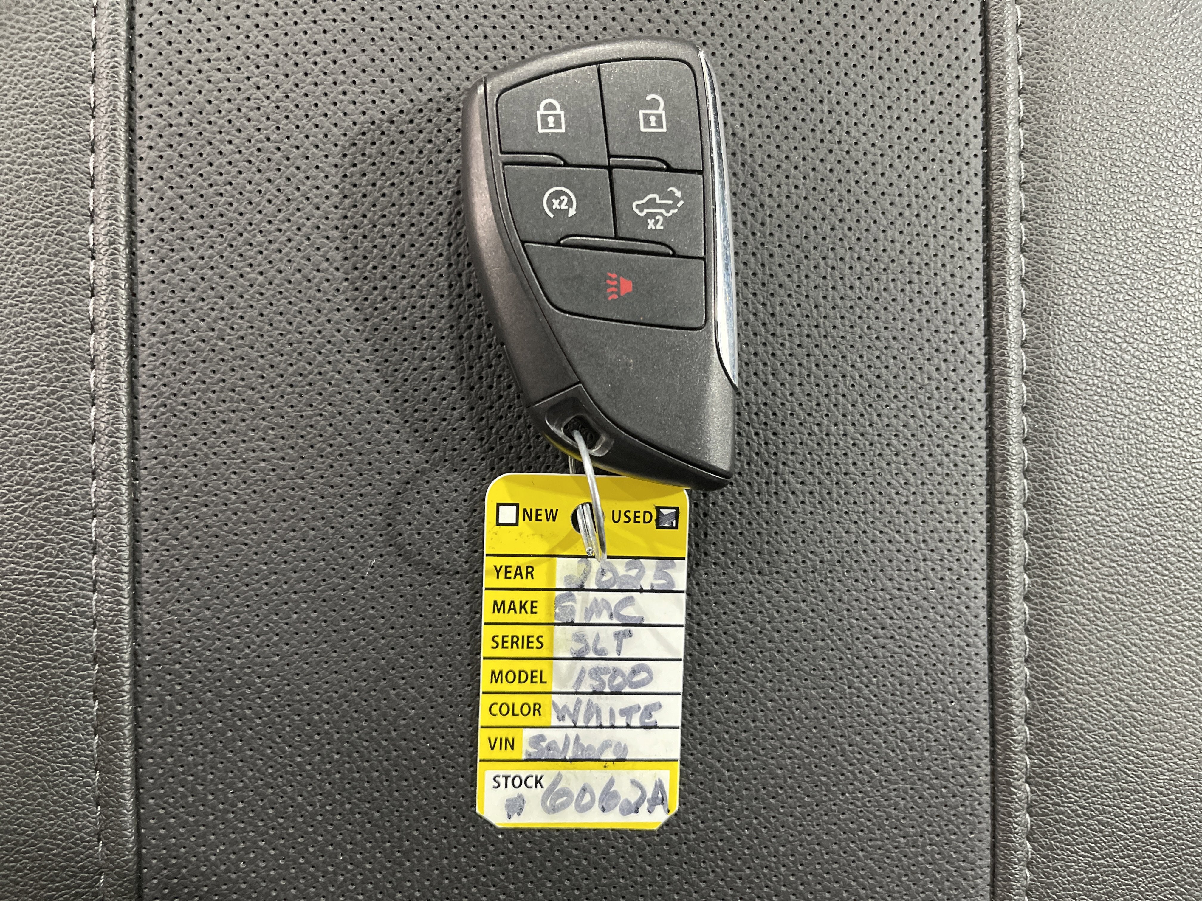 2025 GMC Sierra 1500 SLT