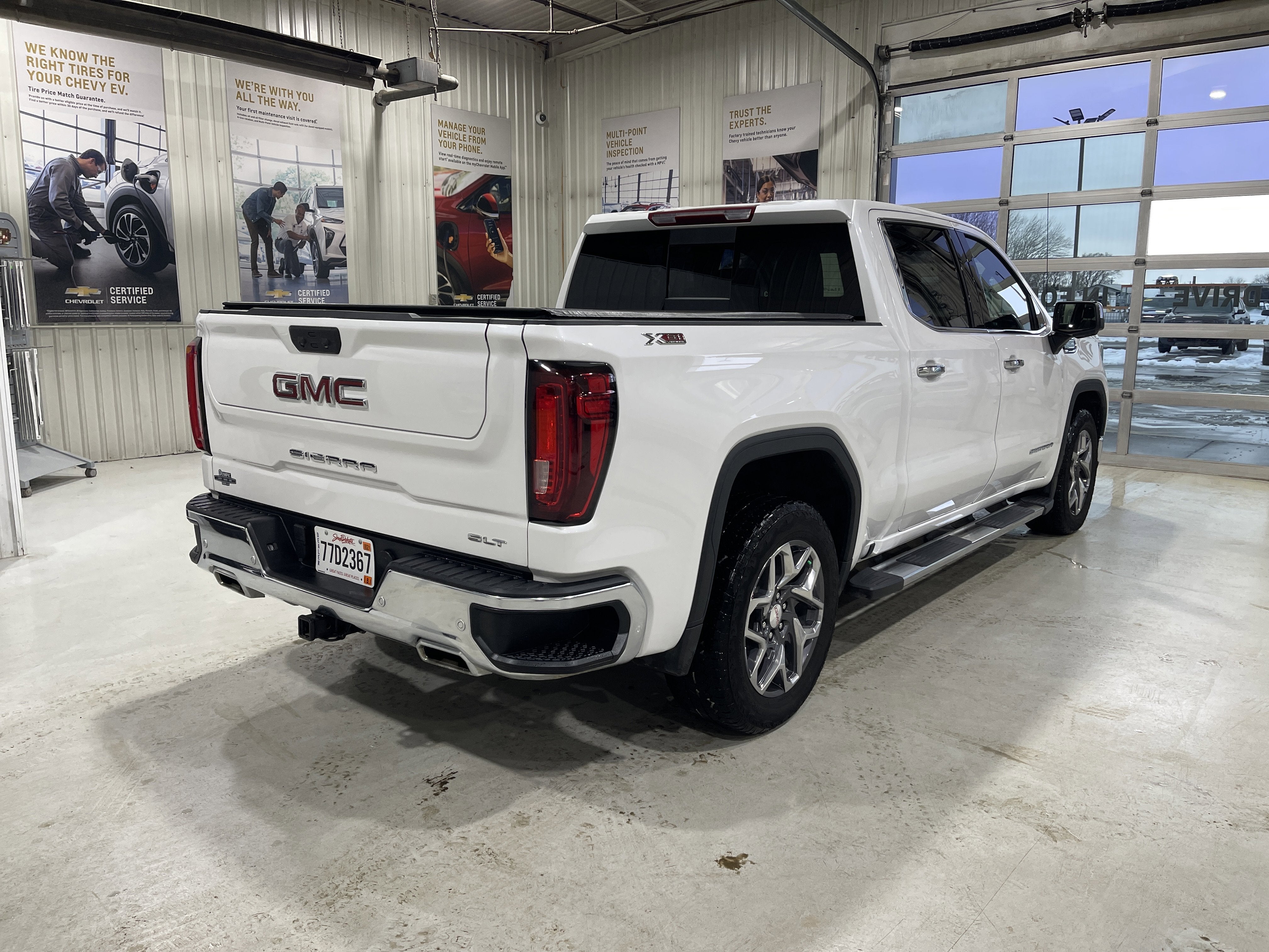 2025 GMC Sierra 1500 SLT