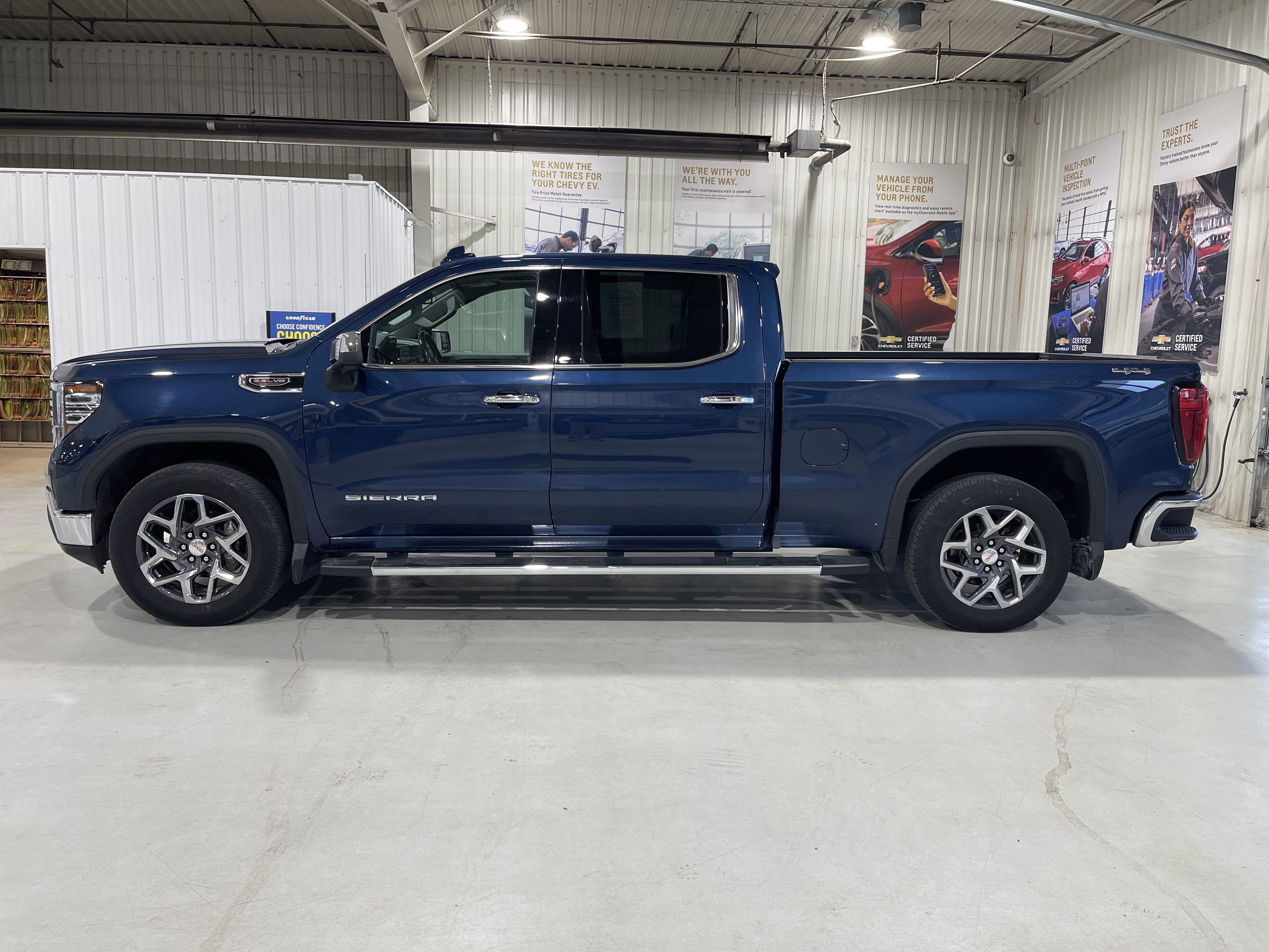 2023 GMC Sierra 1500 SLT