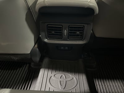 2022 Toyota Venza LE