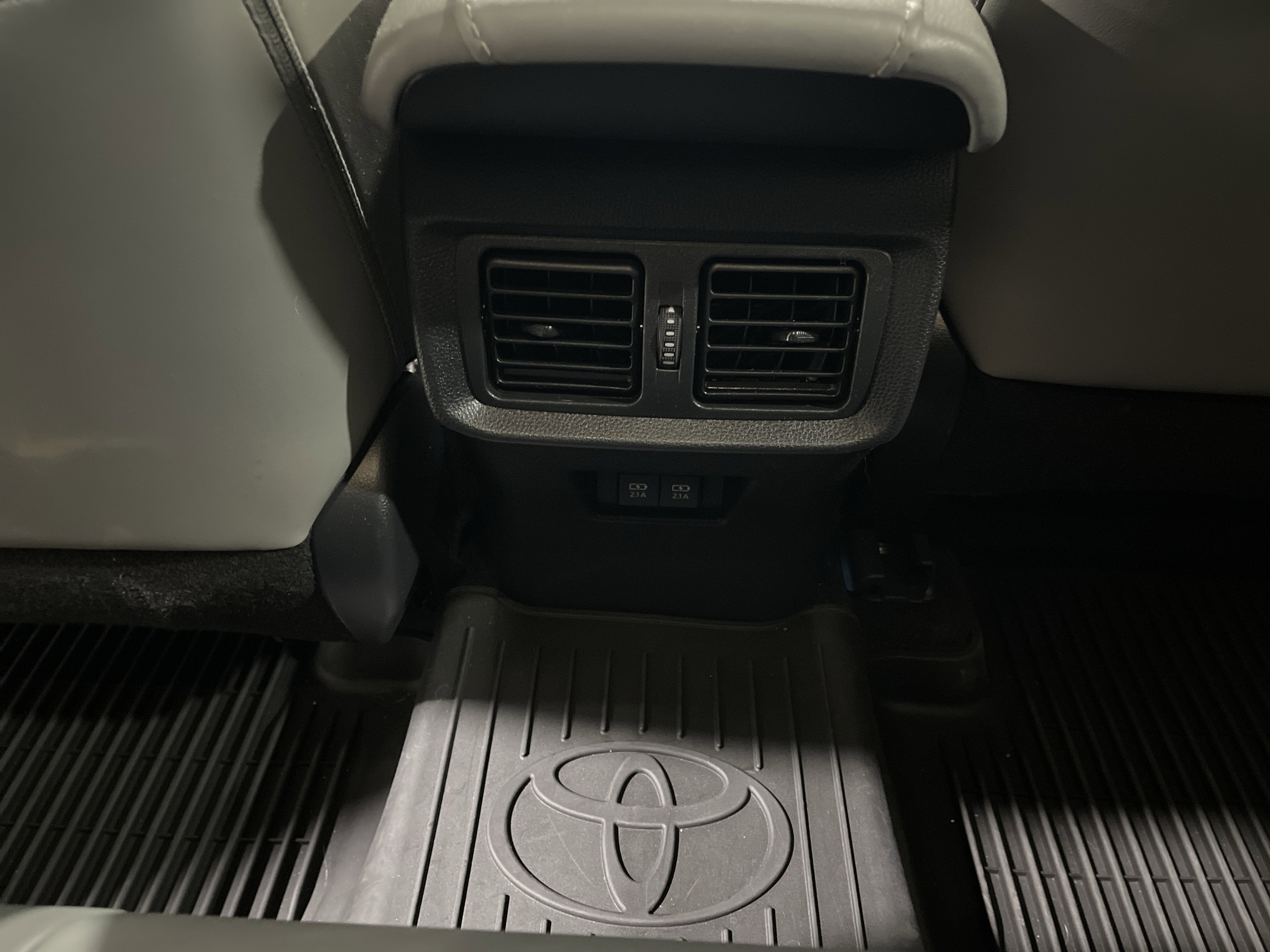 2022 Toyota Venza LE