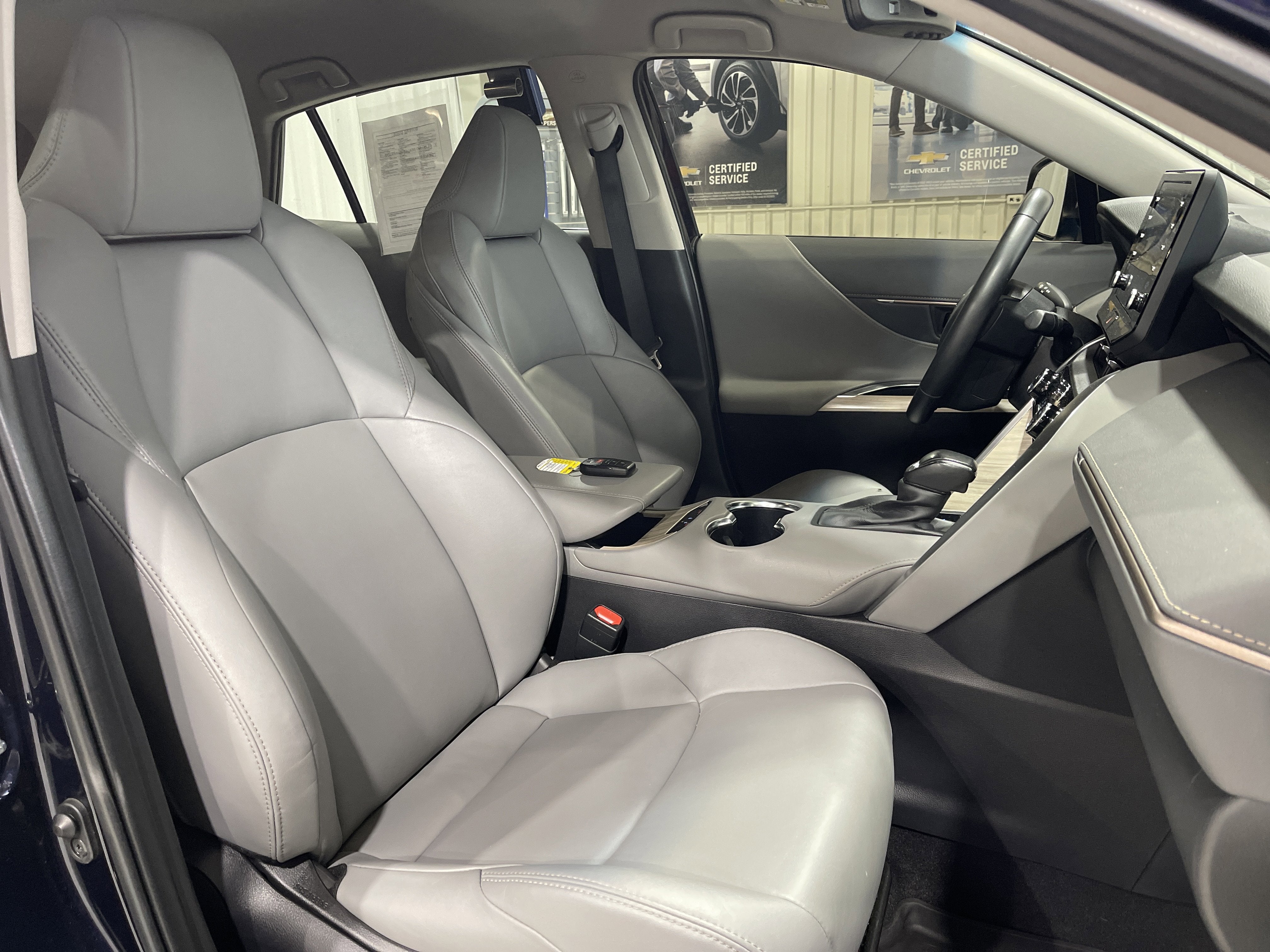 2022 Toyota Venza LE