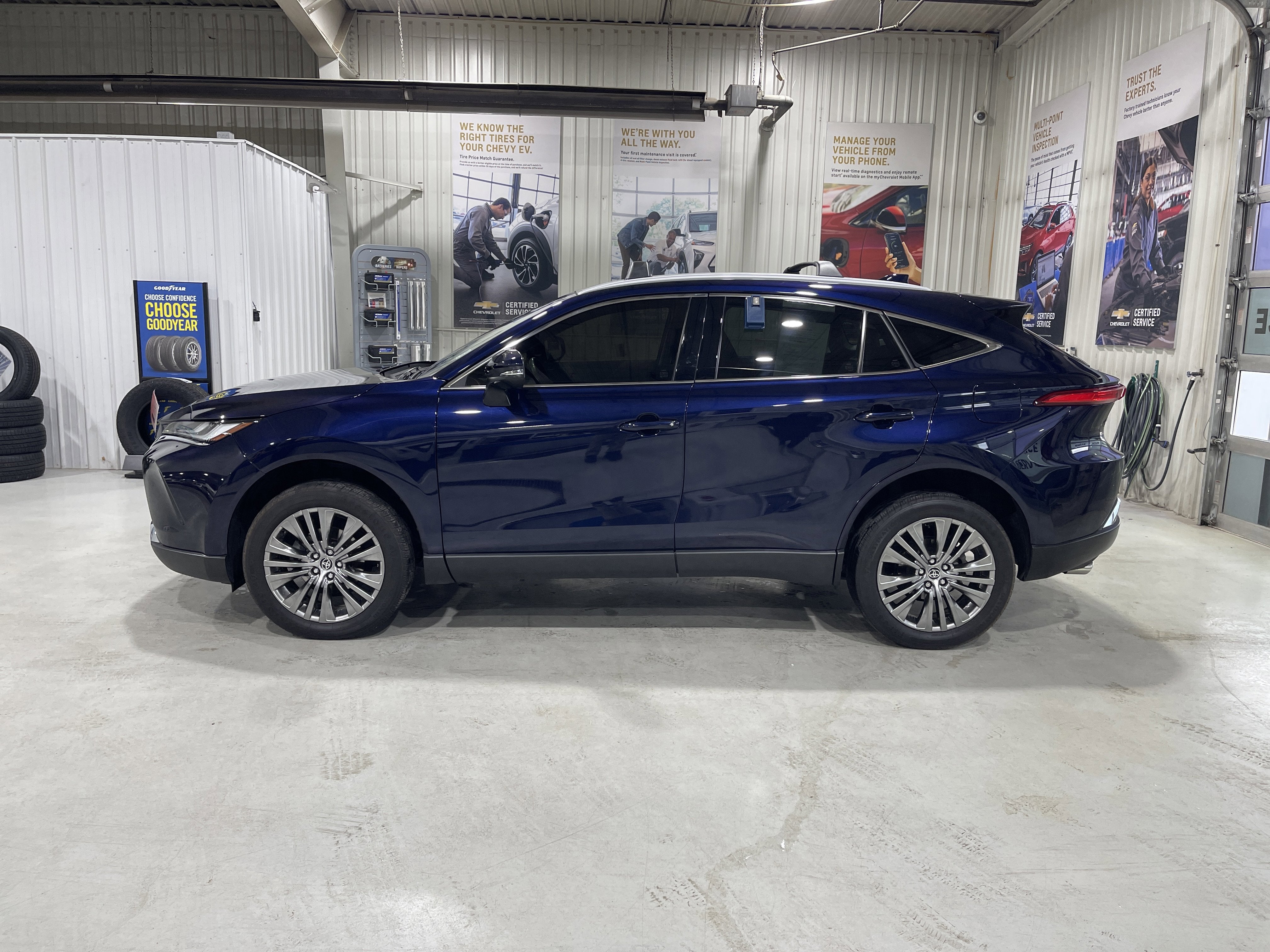 2022 Toyota Venza LE