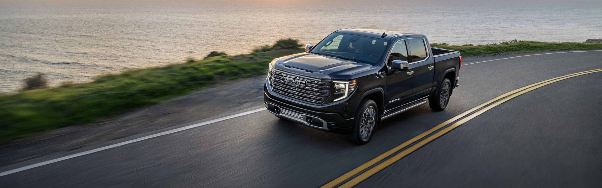 2025 GMC Hummer-EV-Pickup Hero img